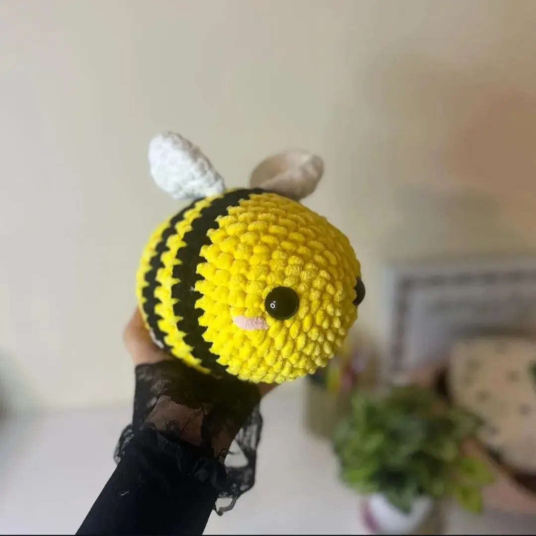 Bee plushie